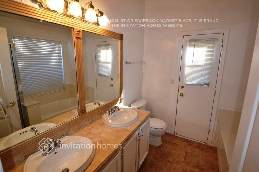 1669 E Golden Ln - Photo 7 of 11