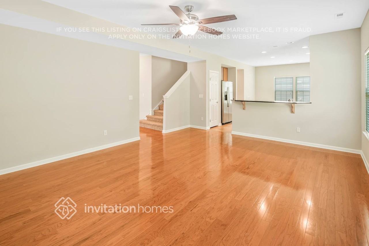 3423 Ashley View Dr - Photo 3 of 13