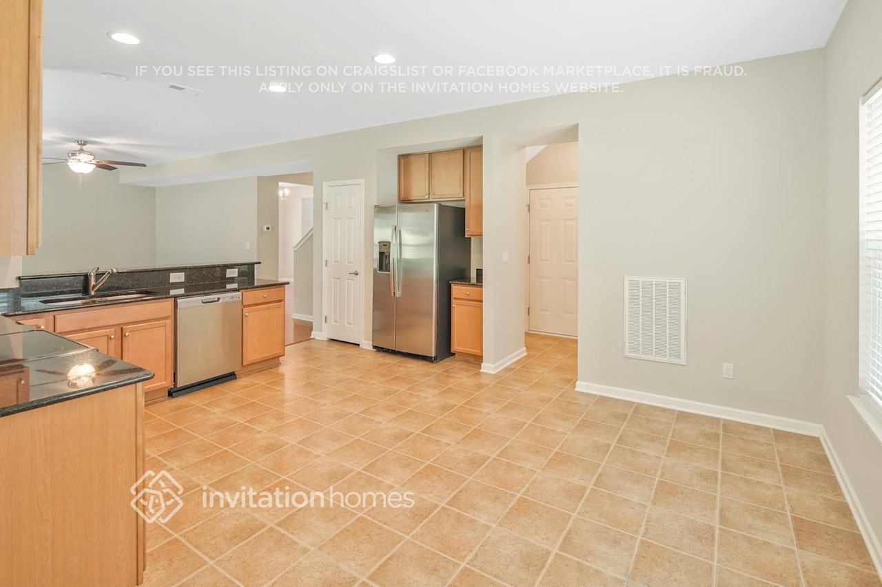 3423 Ashley View Dr - Photo 5 of 13