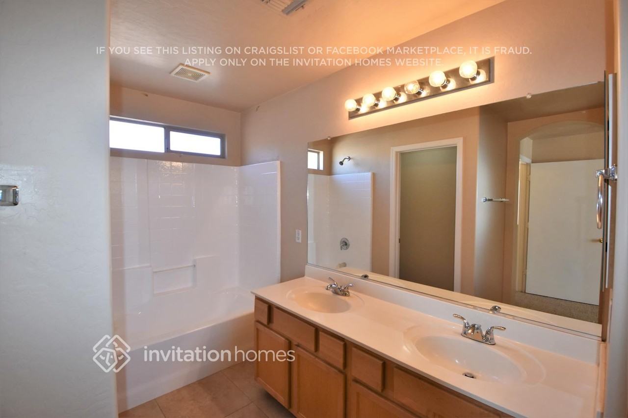 11411 W Yuma St - Photo 3 of 7