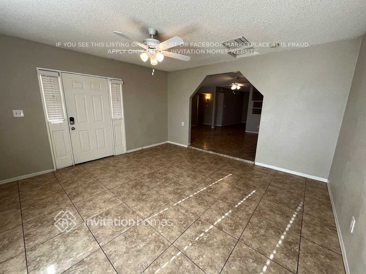 4454 W Avalon Dr - Photo 2 of 16