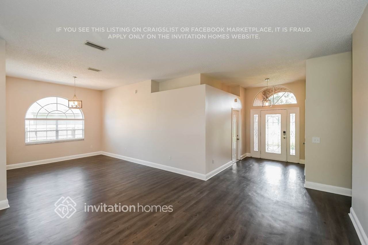 13129 Tamarisk Ct - Photo 2 of 16