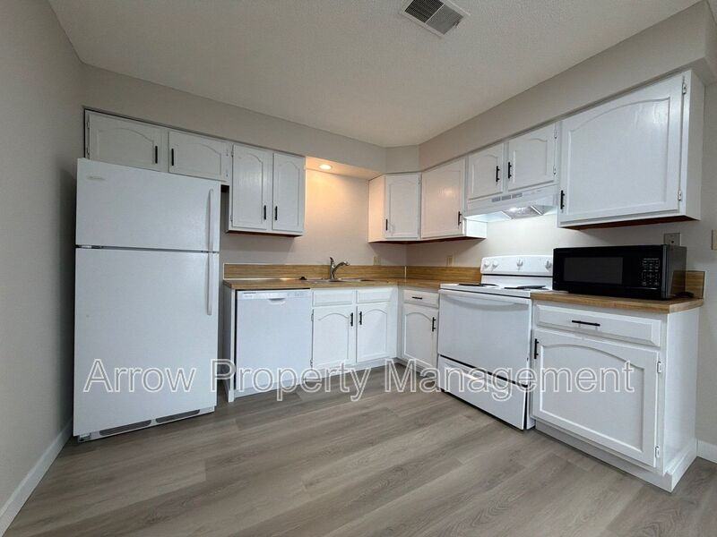 424 N 4th St #1 - Photo 4 of 13