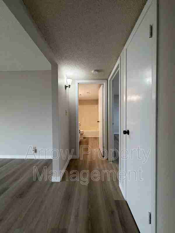 424 N 4th St #1 - Photo 5 of 13