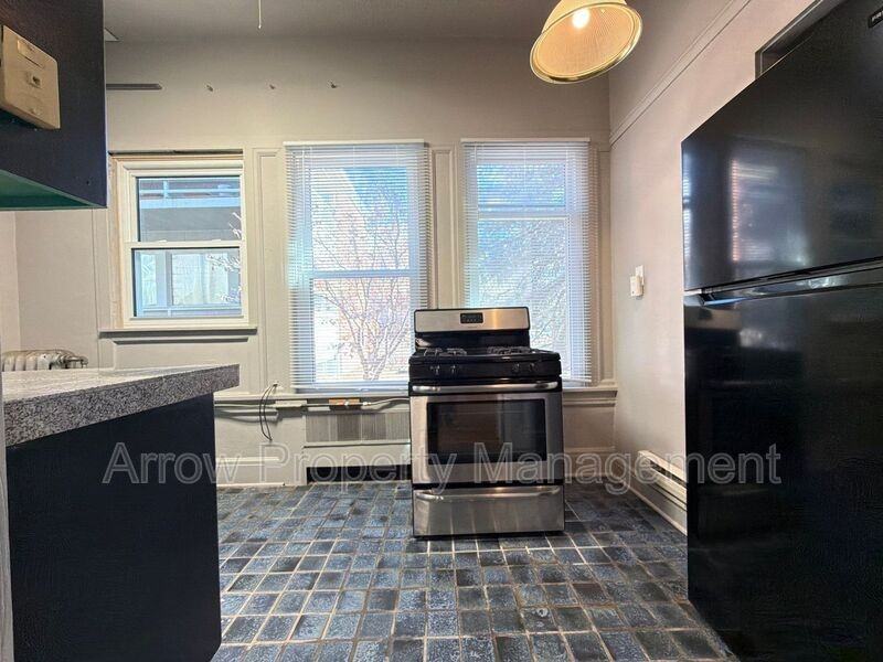 1414 C St #2 - Photo 4 of 11