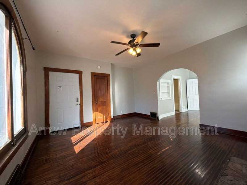 2800 P St #4 - Photo 2 of 11