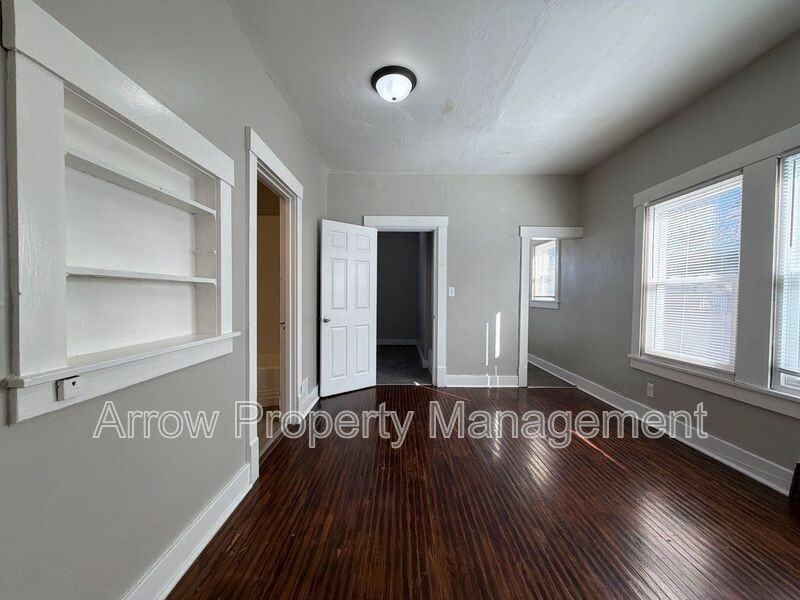 2800 P St #4 - Photo 3 of 11