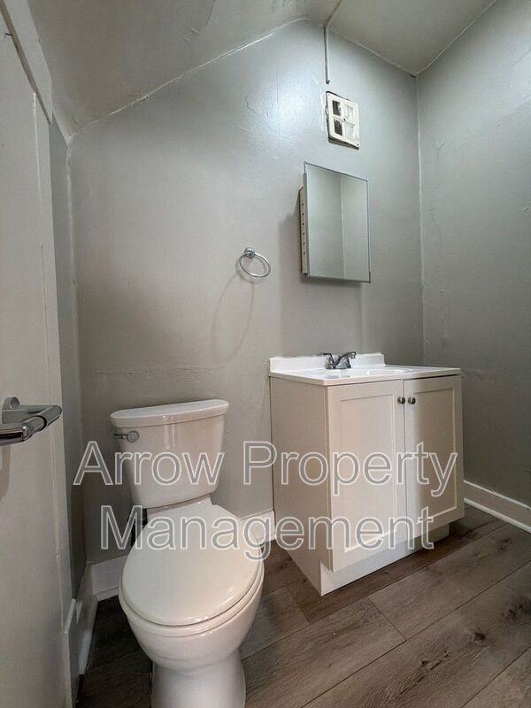 2800 P St #4 - Photo 7 of 11