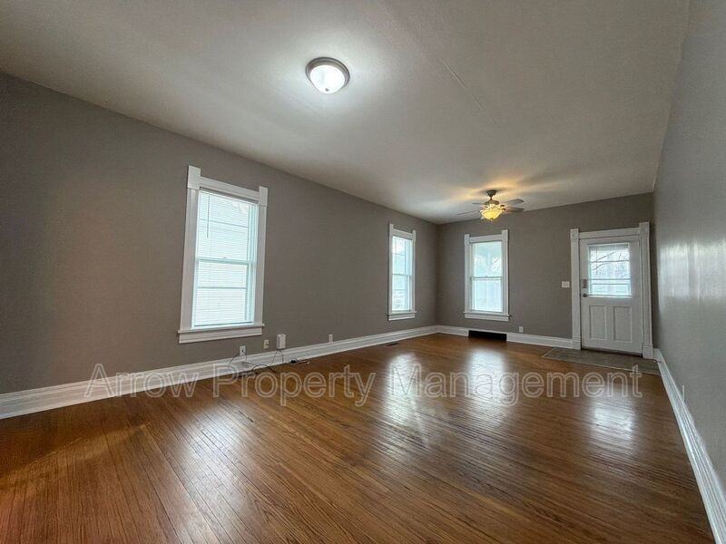 1928 S 10th St - Photo 2 of 16