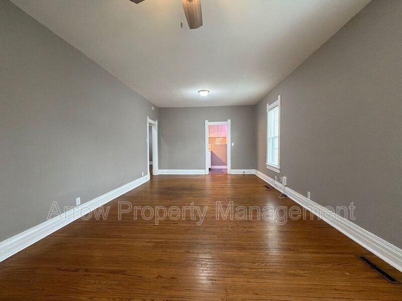 1928 S 10th St - Photo 3 of 16