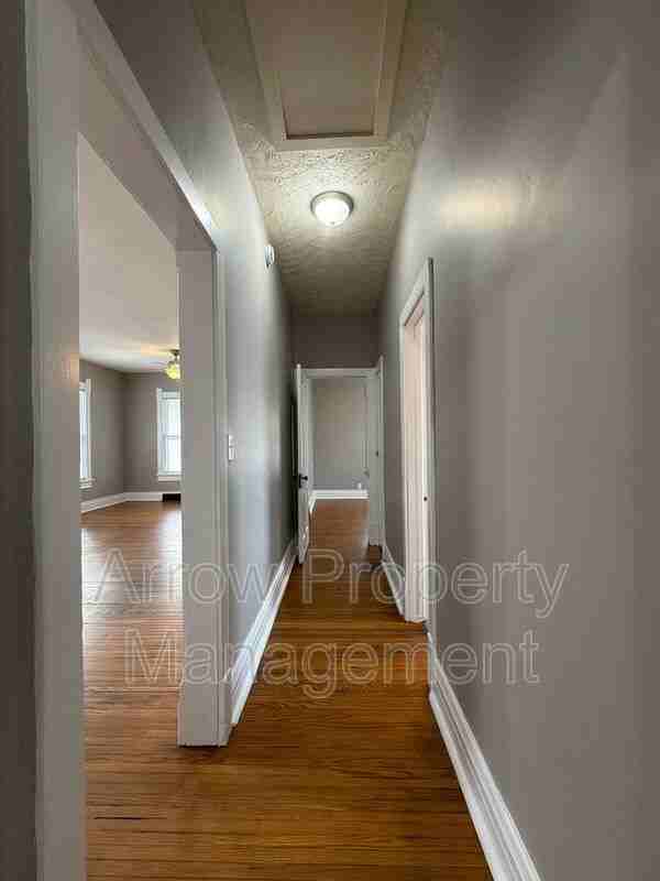 1928 S 10th St - Photo 5 of 16