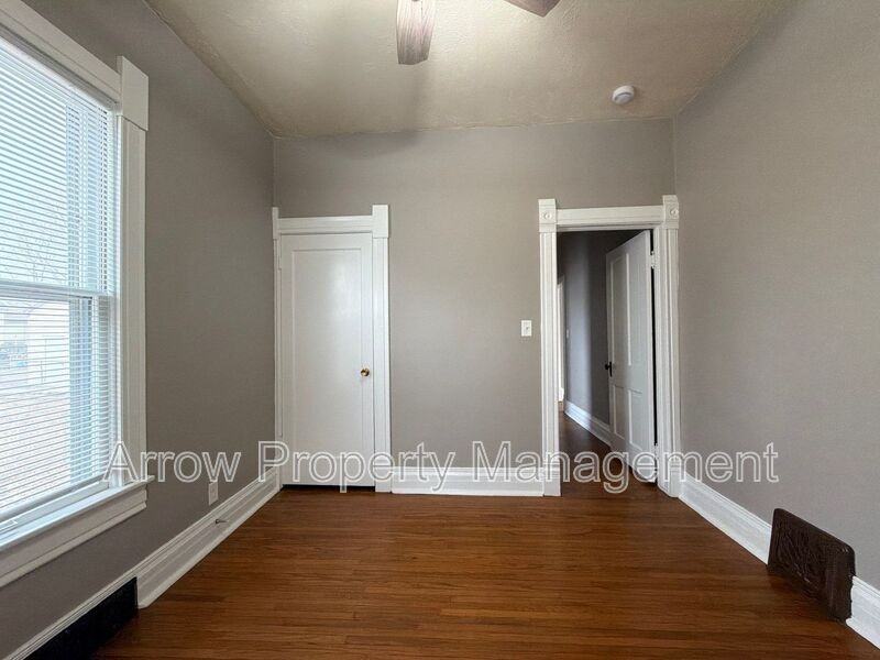 1928 S 10th St - Photo 6 of 16