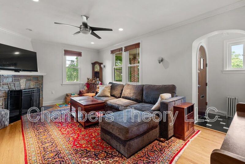 5201 2nd St Nw #A - Photo 5 of 29