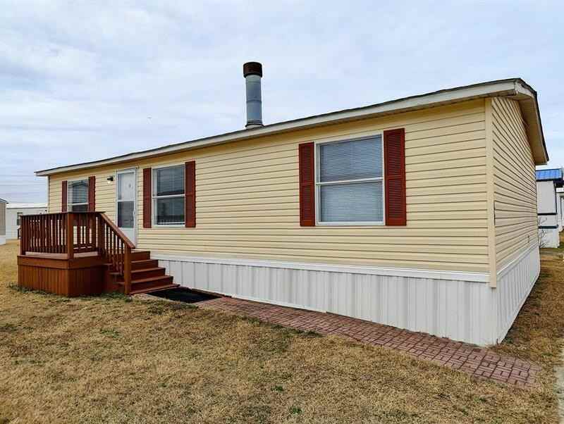 220 Sunshine Dr - Photo 2 of 17