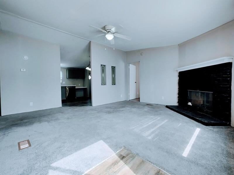 220 Sunshine Dr - Photo 3 of 17