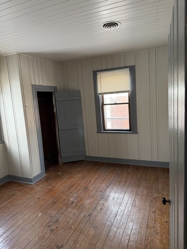 102 1/2 E Home Ave - Photo 5 of 8