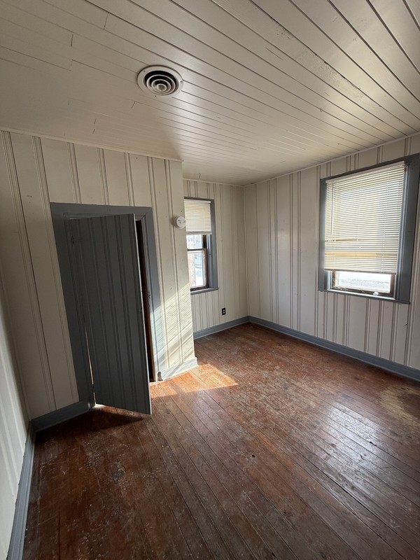 102 1/2 E Home Ave - Photo 6 of 8