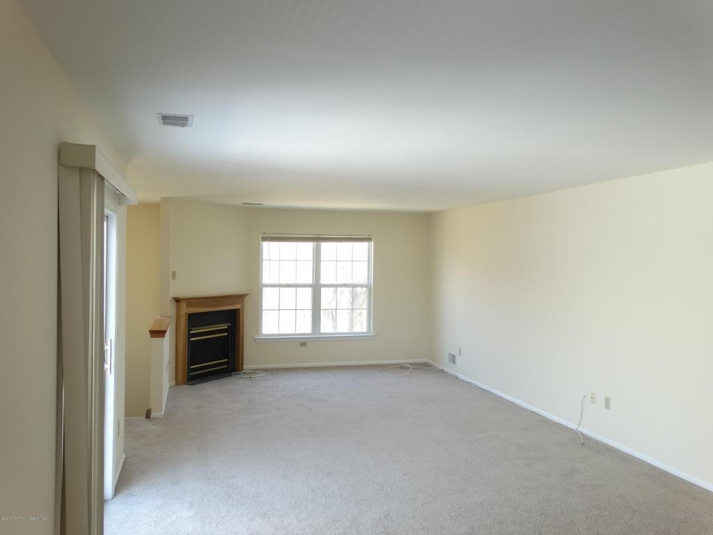 414 Deuce Dr - Photo 2 of 15