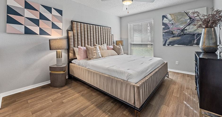 The Oakley - Photo 7 of 28