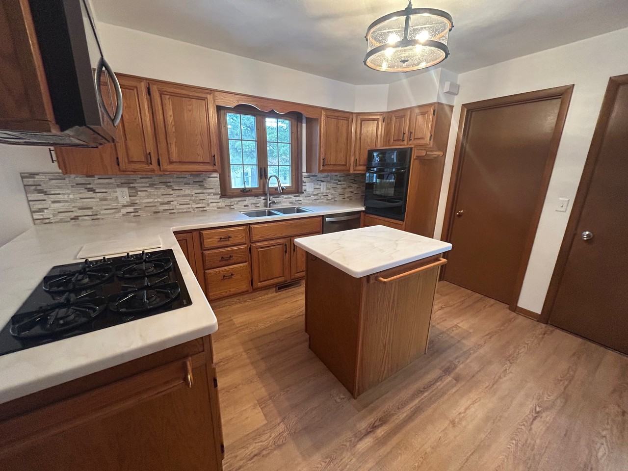 1511 Hillcrest Court - Photo 3 of 22