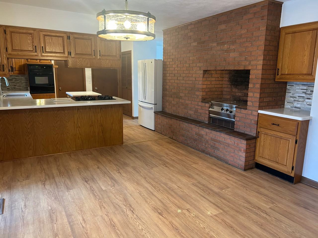 1511 Hillcrest Court - Photo 5 of 22