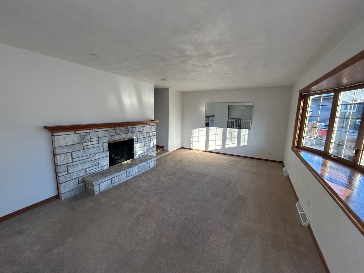 1511 Hillcrest Court - Photo 7 of 22