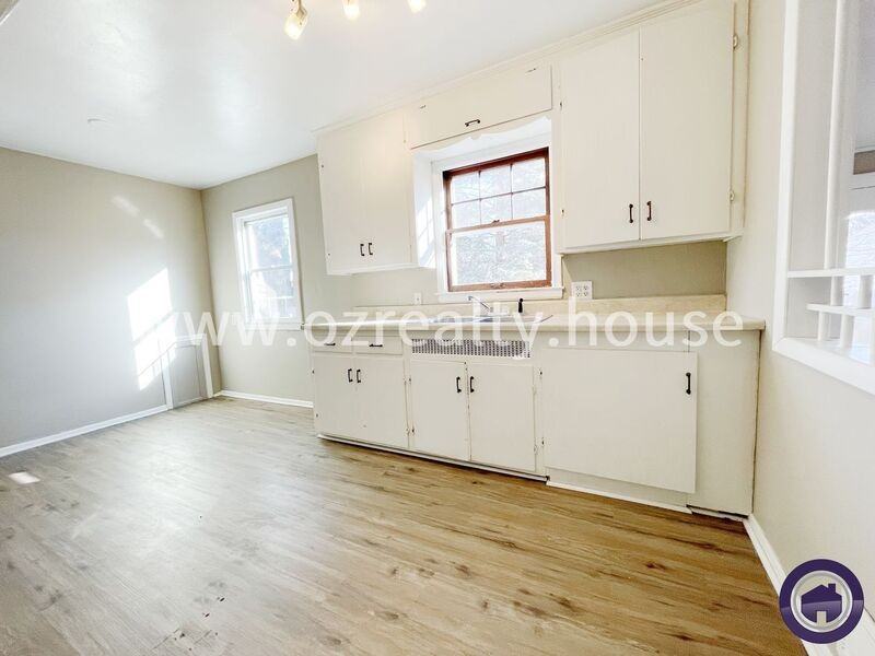 811 Annabelle Dr - Photo 2 of 13