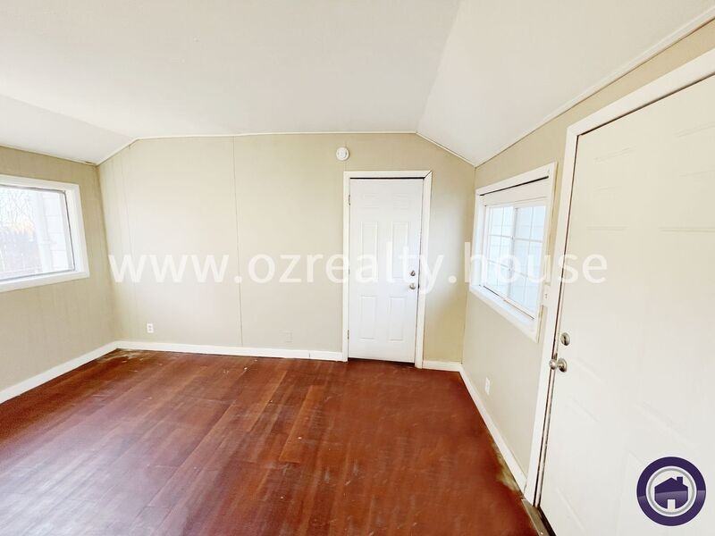 811 Annabelle Dr - Photo 3 of 13