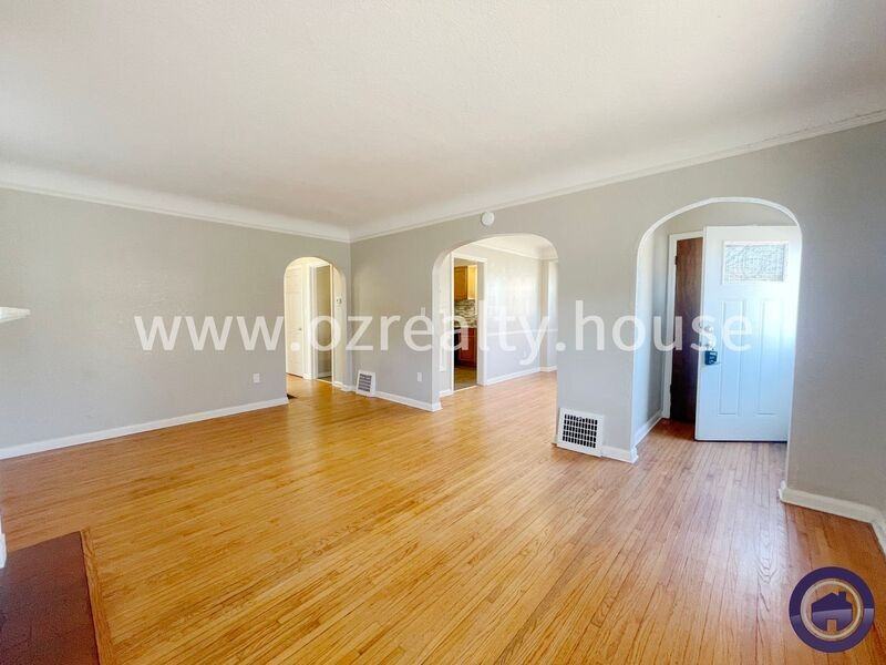 3509 Douglas Rd - Photo 3 of 15