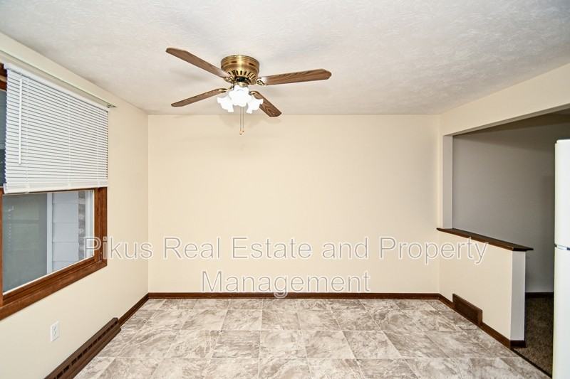 1618 Clearbrook Rd Nw - Photo 3 of 10