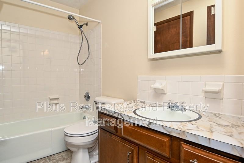 1618 Clearbrook Rd Nw - Photo 6 of 10