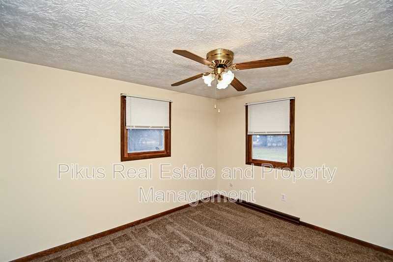 1618 Clearbrook Rd Nw - Photo 7 of 10