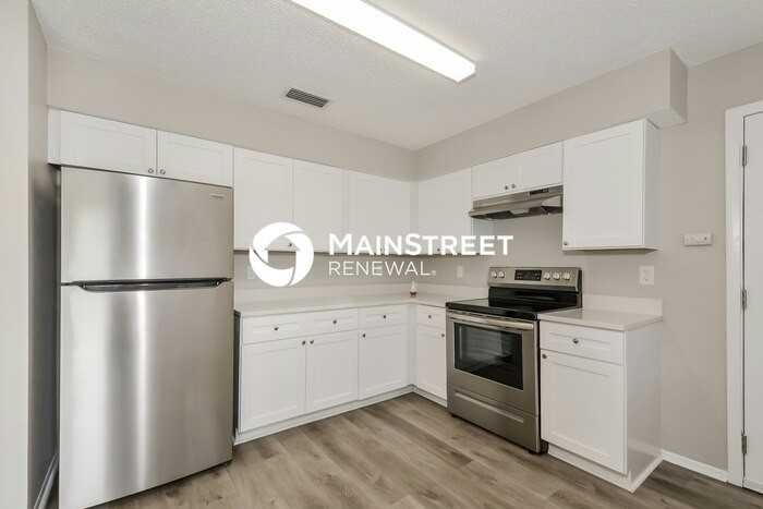 4715 Almanza Ave - Photo 7 of 16