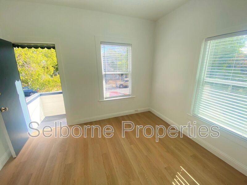 4325 Essex St - Photo 6 of 10