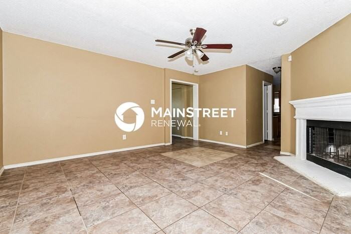 4812 W Creek Ln - Photo 2 of 19