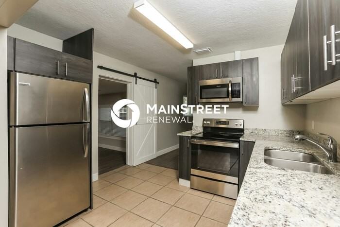 1602 Lindale Ave - Photo 5 of 16