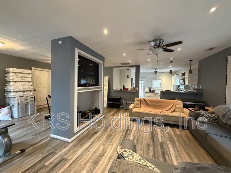 339 Goodman St - Photo 3 of 14