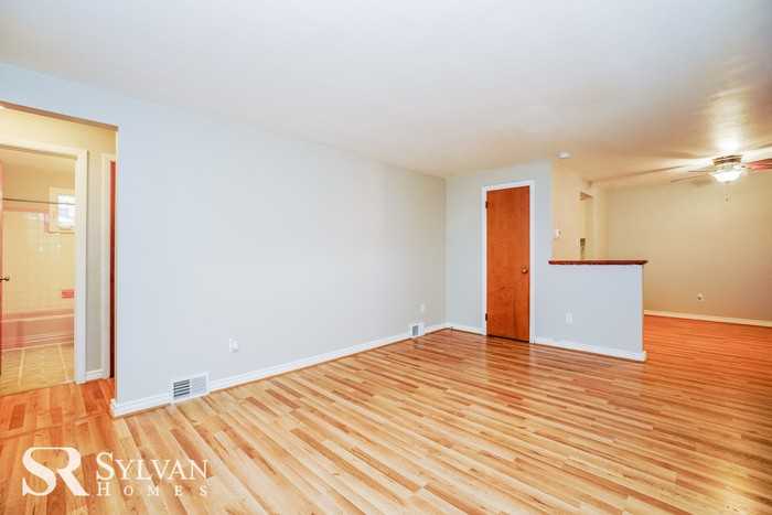 3003 Vernon Ave - Photo 4 of 16