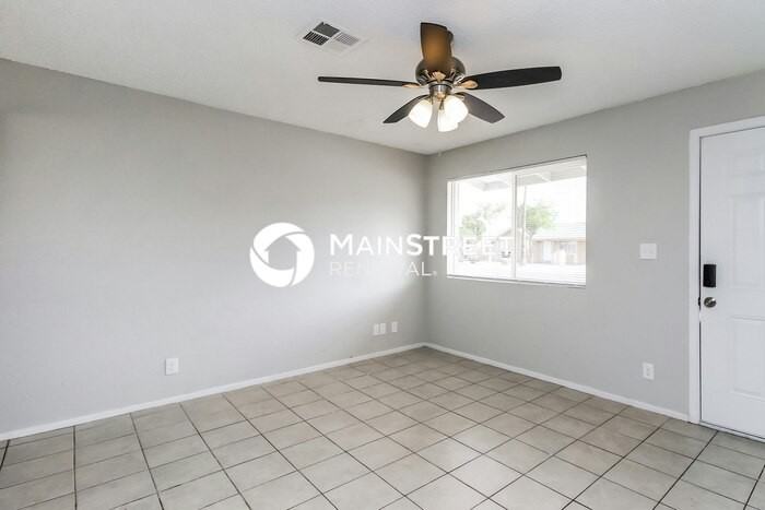 774 E Carla Vista Dr - Photo 6 of 16