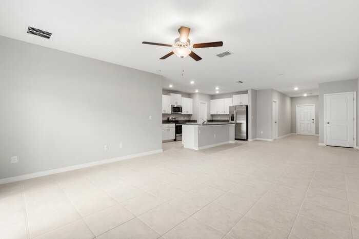 7218 Ronnie Gardens Ct - Photo 4 of 28