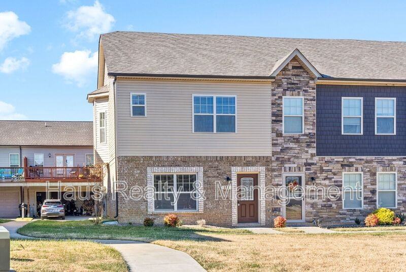 172 Dundee Dr - Photo 2 of 39