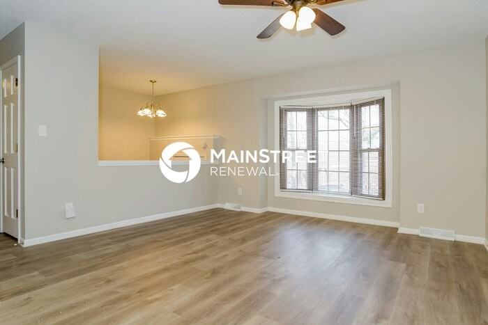 4701 Ne 48th St - Photo 3 of 17