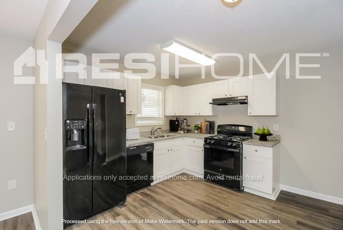 2145 Satellite Way - Photo 3 of 24