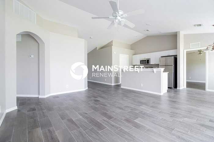3010 Sw 11th Pl - Photo 4 of 16