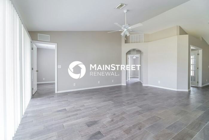 3010 Sw 11th Pl - Photo 5 of 16