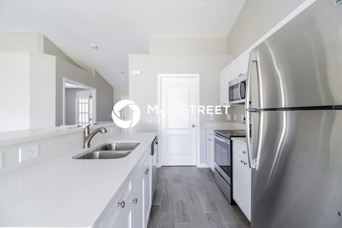 3010 Sw 11th Pl - Photo 7 of 16