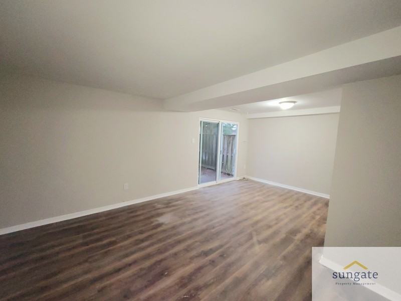 488 West Ct - Photo 4 of 20