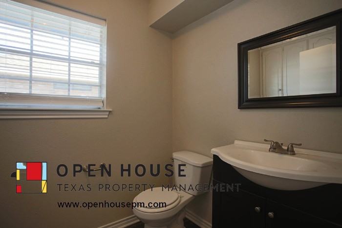 1922 Robin Meadow Dr - Photo 6 of 14