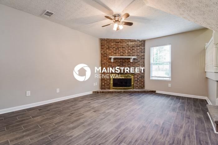 5097 Martins Crossing Rd - Photo 5 of 17