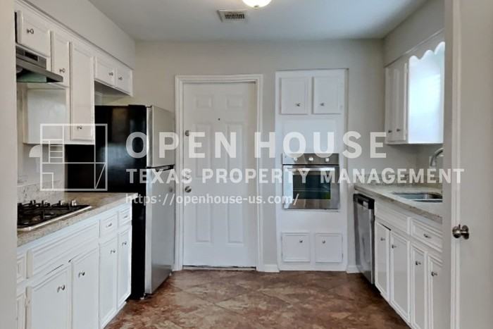 2315 Shadbury Ct - Photo 7 of 21